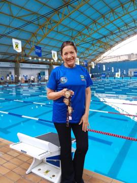 Atleta de Bragança Paulista conquista ouro no circuito master de natação