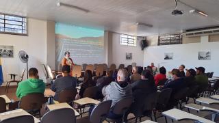 Motoristas e chefes de divisão da Prefeitura de Bragança Paulista participam de palestra so