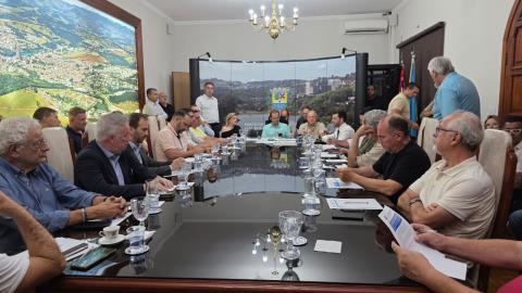 Prefeitura de Bragança Paulista promove reunião sobre turismo náutico e intervenções da Sabesp nas represas paulistas