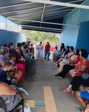 CRAS Águas Claras realiza encontro do Projeto Arco-Íris com participação do Conselho Tutelar