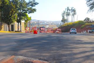 27.07.2022 Trecho da Avenida Atílio Menin passa por mudanças no trânsito (1)