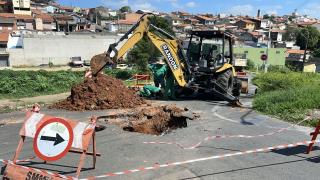 Prefeitura de Bragança Paulista interdita rua Francisco de Mel (4)