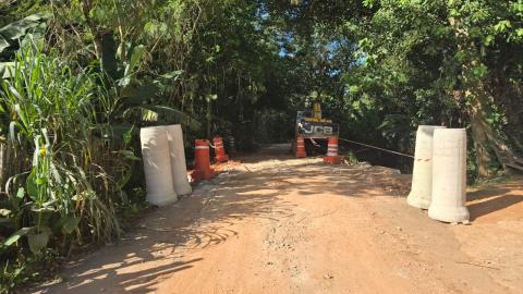 Acesso e ponte restabelecidos nas Chácaras Fernão Dias após intervenção emergencial
