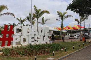 02.05.2022 “Céu de guarda-chuvas” na Praça da Poesia evidencia ações de conscientização no trânsit (3)