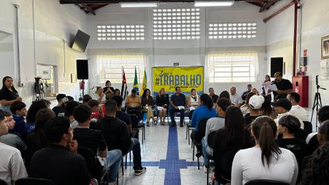 Encontro reúne jovens e dá início ao Programa Aprendiz Bragantino