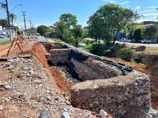 Construção de muro de gabião na Av dos Imigrantes 01
