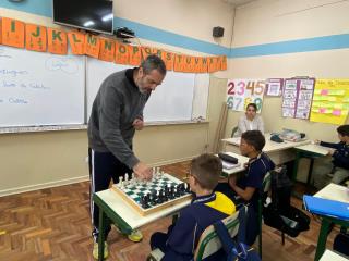 24.05.2023 Prefeitura implanta Projeto Xadrez na Escola (1)