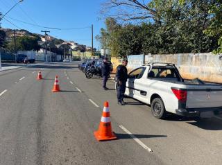 GCM realiza bloqueio viário na Avenida dos Imigrantes  (3)