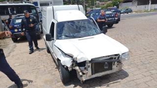 GCM de Bragança Paulista apreende motocicleta e droga após colisão com veículo (3)