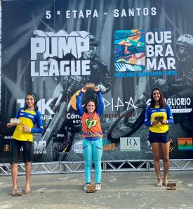 Júlia Izzo de Morais e Taynara de Oliveira Lacerda