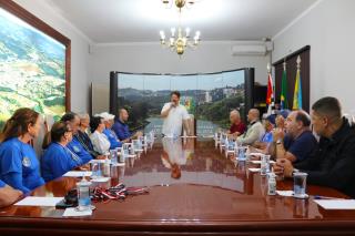 Atletas bragantinos que participaram do 24º Jogos da Melhor Idade 2022 (JOMI) são homenageados (1)