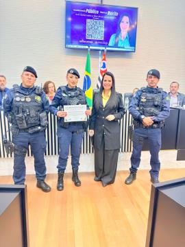 Dedicação e reconhecimento: agente da GCM recebe homenagem na Alesp