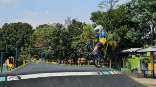 06.10.2023 Atletas de Pump Track de Bragança Paulista treinam na pista do Jardim Águas Claras (1)