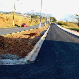Avenida Atílio Menin começa a ser pavimentada (1)