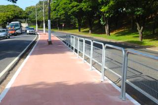 19.04.2022 Prefeitura inicia implantação de gradis de proteção em trecho da ciclovia (1)