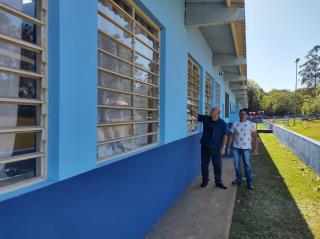 Secretário de Educação fiscaliza obras de manutenção e pintura em escolas municipais 01