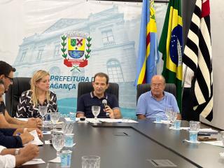 Prefeito Edmir Chedid realiza reunião com vereadores e secretários municipais em Bragança Paulista (2)