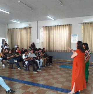 Secretaria de Governo recebe visita de alunos  (1)