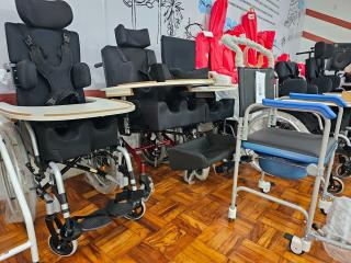 Administração realiza a 23ª entrega de equipamentos de próteses, cadeiras de rodas e de banho (1)