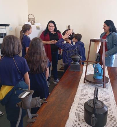 Alunos de escola rural de Bragança Paulista vivenciam dia de cultura e história em museus da cidade