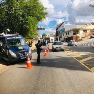 Guarda Civil Municipal realiza operação de fiscalização no trânsito na Avenida Antônio Pires Pimentel (2)