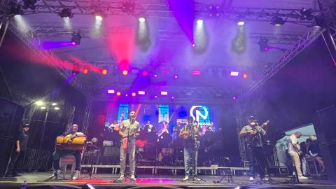 Escolha da Corte do Carnaval 2026 integra programação do Festival de Verão e reúne grande público na Arena do Lago do Taboão (12)