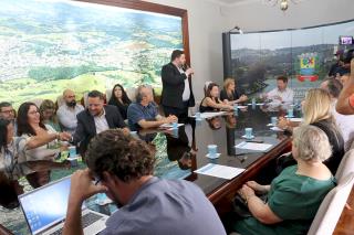 11.08.2023 Assinatura de Termo de doação de terreno para Quatro Industria (2)