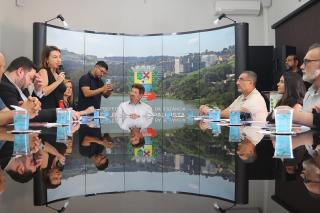 11.08.2023 Assinatura de Termo de doação de terreno para Quatro Industria (3)