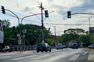 Semáforo Av. dos Imigrantes