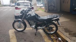 10.10.2024 GCM recupera moto roubada e conduz suspeito à delegacia em Bragança Paulista