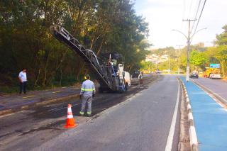 16.08.2022 Avenida Alberto Diniz passará por obras de recapeamento asfáltico a partir desta terça-feira (4)