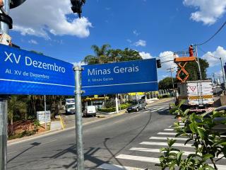 Novo semáforo Minas Gerais com XV de Dezembro 03