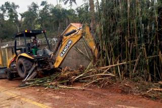 Zeladoria Rural 2 faz manutenção na Estrada Ismael Leme Mourão no Bom Retiro 01