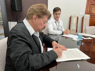 27.07.2023 Prefeitura de Bragança Paulista recebe escritura definitiva do terreno da antiga Colibri (2)