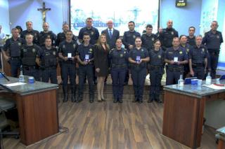 GCMs recebem medalha de Destaque do Ano da Câmara Municipal (3)