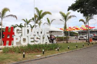 02.05.2022 “Céu de guarda-chuvas” na Praça da Poesia evidencia ações de conscientização no trânsit (4)