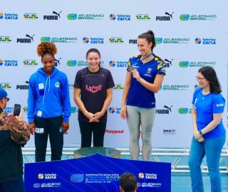 Ayla Sakamoto prova do salto com vara feminino