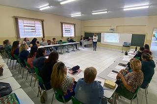 03.05.2022 Alunos da rede municipal têm aulas de Educação Financeira e aprendem como poupar e investir (2)