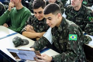 09.05.2022 Equipe do Programa IST, HIVAIDS e Hepatites Virais realiza palestra aos Atiradores do (3)