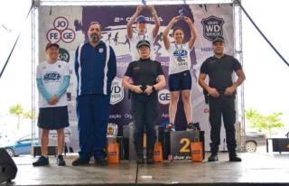 Pódio dos 5 km com a GCM Cristiane Tibúrcio 2ª colocada
