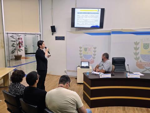 Comissão recebe apresentação sobre Assistência Farmacêutica e abastecimento de medicamentos