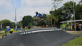 06.10.2023 Atletas de Pump Track de Bragança Paulista treinam na pista do Jardim Águas Claras (2)