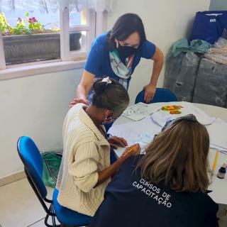Prefeito e Primeira-Dama visitam sede do Fundo Social (1)
