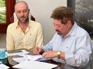 Assinatura do Contrato de Concessão do Mercado Waldemar de Toledo Funck 02