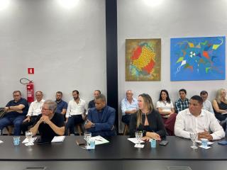 Prefeito Edmir Chedid realiza reunião com vereadores e secretários municipais em Bragança Paulista (3)