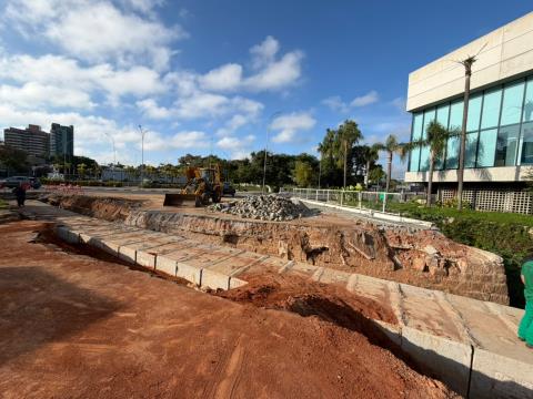 Obra de recuperação avança para nova etapa no Terminal Urbano Turístico 02