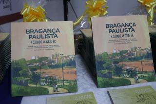 Educação lança Livro “Bragança Paulista- A Cidade da Gente” (2)