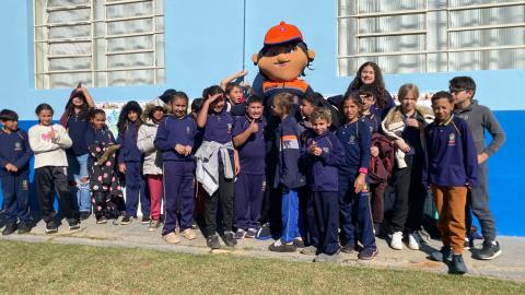 Alunos da zona rural participam de atividade educativa com Defesa Civil e Canil da GCM 02