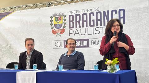 Saúde entrega novos uniformes e equipamentos para fortalecer atuação de agentes no município 03