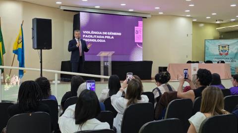 VII Fórum da Coordenadoria de Políticas Públicas para as Mulheres debate prevenção da violência digital contra mulheres em Bragança Paulista